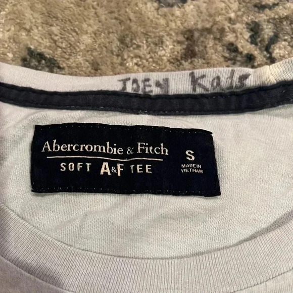 Abercrombie & fitch T-shirt - Picture 2 of 2